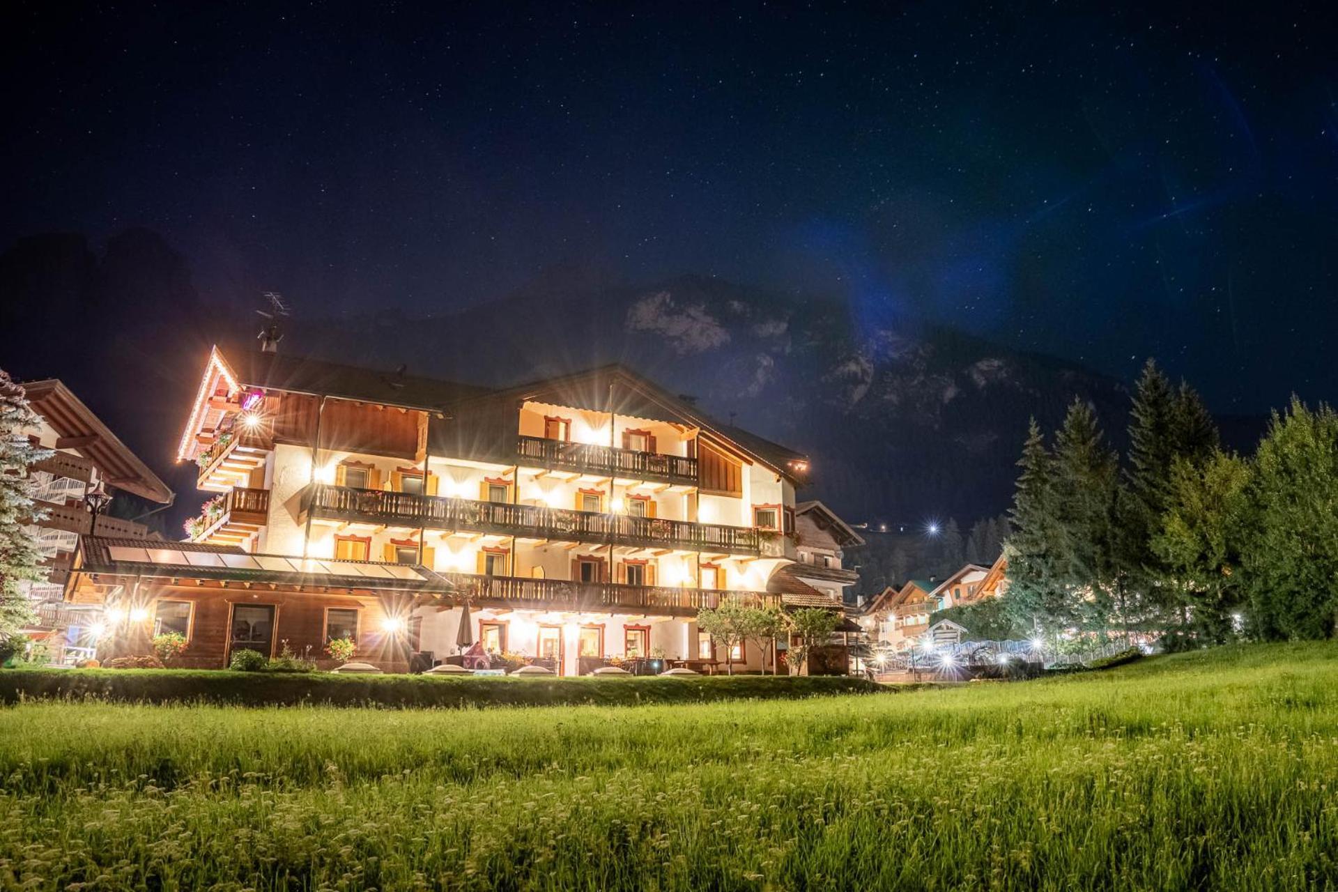 Bed and Breakfast Garni Letizia Кампітелло-ді-Фасса Екстер'єр фото